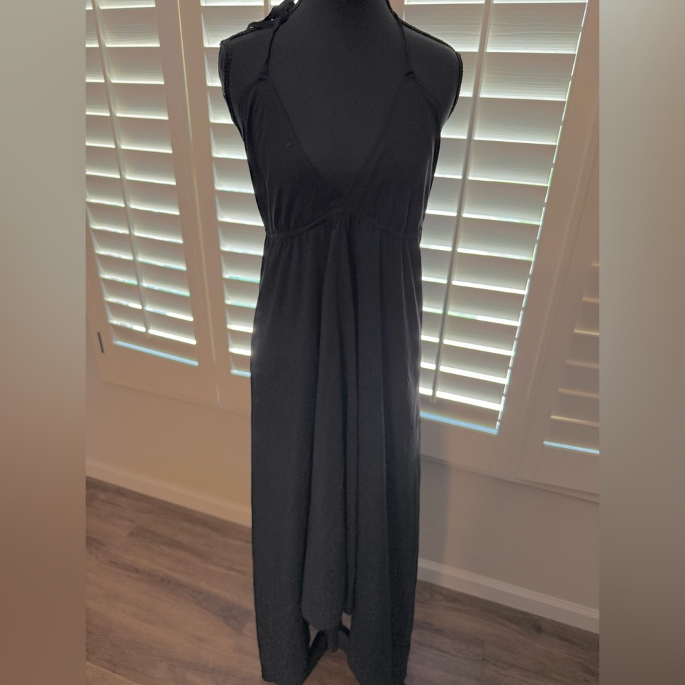 Elegant Black Sleeveless Dress